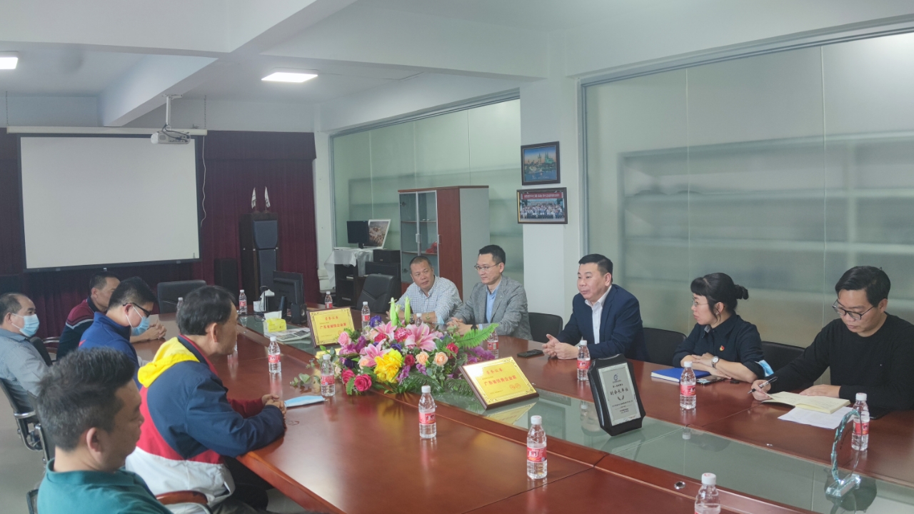 2聯(lián)合龍勝商會與轄區(qū)腳輪、汽配代表企業(yè)開展行業(yè)座談會，交流行業(yè)發(fā)展趨勢和產(chǎn)業(yè)發(fā)展升級思路.jpg