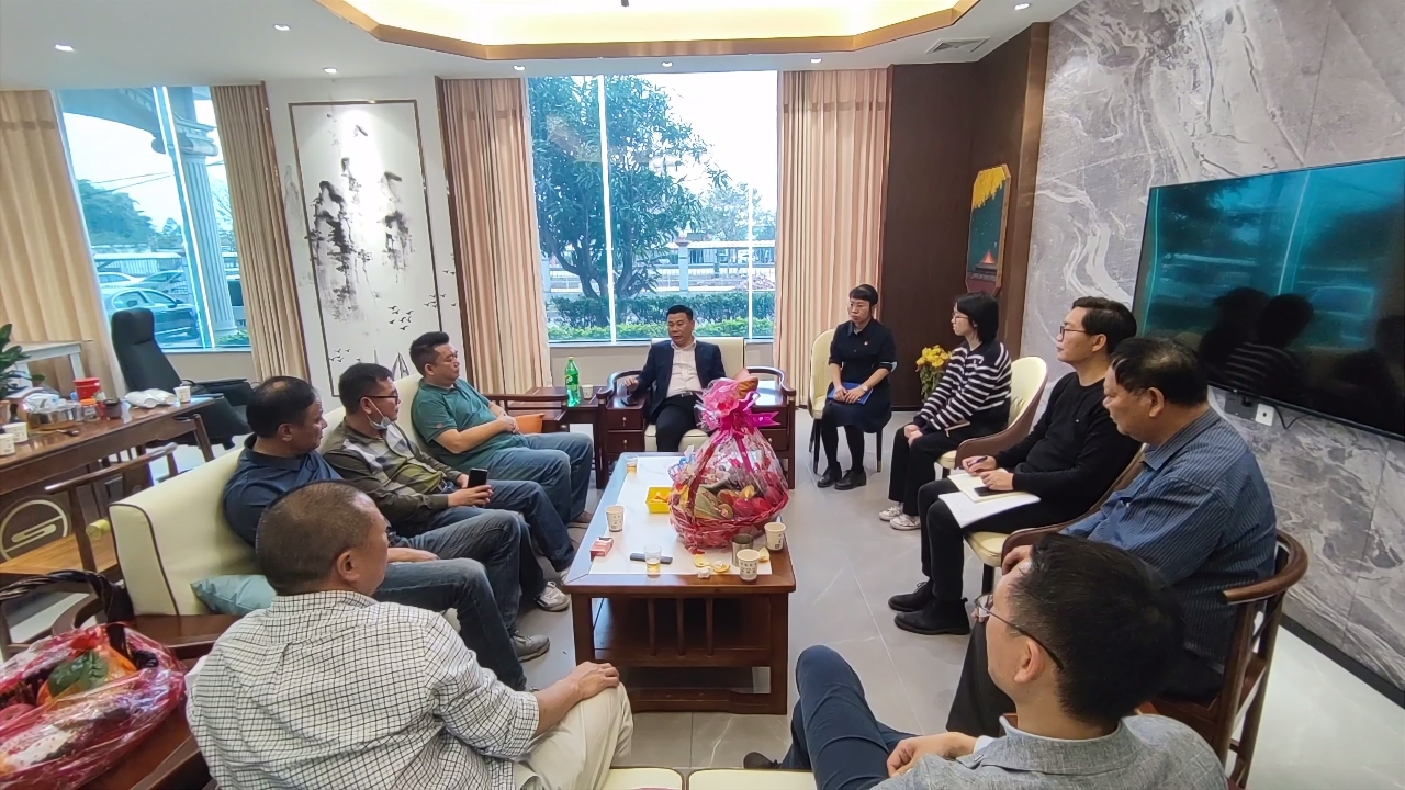 4聯(lián)合龍勝商會與轄區(qū)腳輪、汽配代表企業(yè)開展行業(yè)座談會，交流行業(yè)發(fā)展趨勢和產(chǎn)業(yè)發(fā)展升級思路.jpg