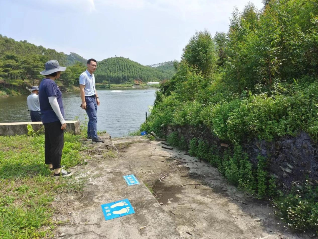 4深入排查轄區(qū)水庫(kù)、山塘，提前排洪騰出足夠庫(kù)容.png