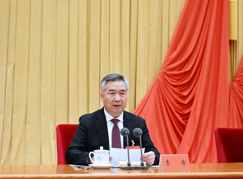 1月9日,中國共產(chǎn)黨第二十屆中央紀(jì)律檢查委員會第二次全體會議在北京開幕。中共中央政治局常委、中央紀(jì)律檢查委員會書記李希代表中央紀(jì)律檢查委員會常務(wù)委員會作題為《深入學(xué)習(xí)貫徹黨的二十大精神,在新征程上堅定不移推進全面從嚴(yán)治黨》的工作報告。